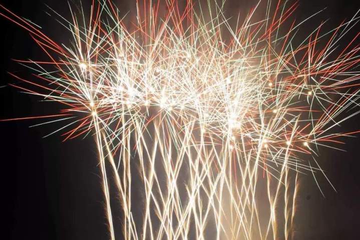 Feux d'artifices sur mesure, Louviers